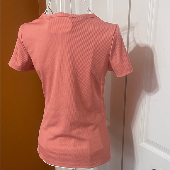 Pink Ribbed Snap Button Tee – Size M - Picture 7 of 10